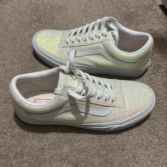 Glitter color changing in the sun old skool vans - Picture 3 of 3